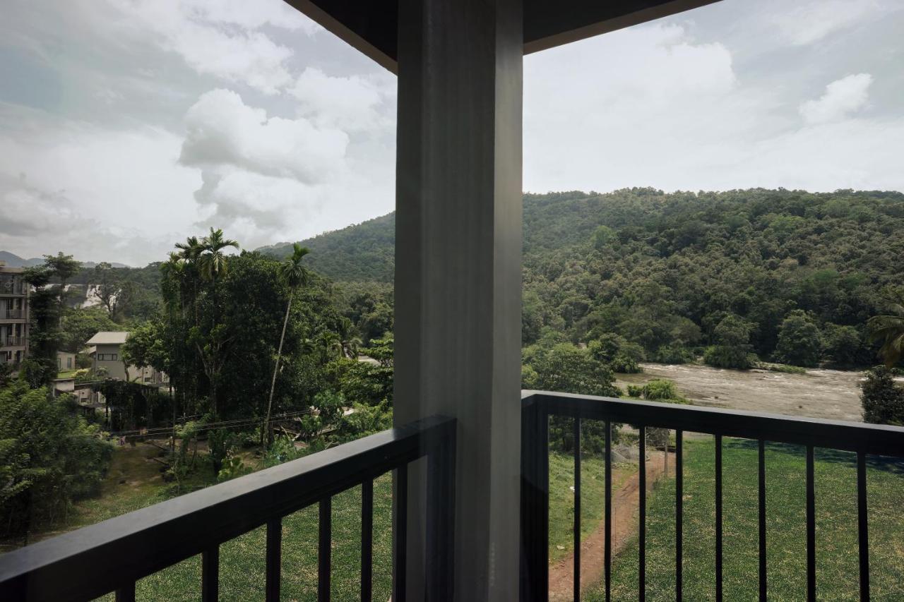 Bluemist Resorts Athirappilly Exterior foto